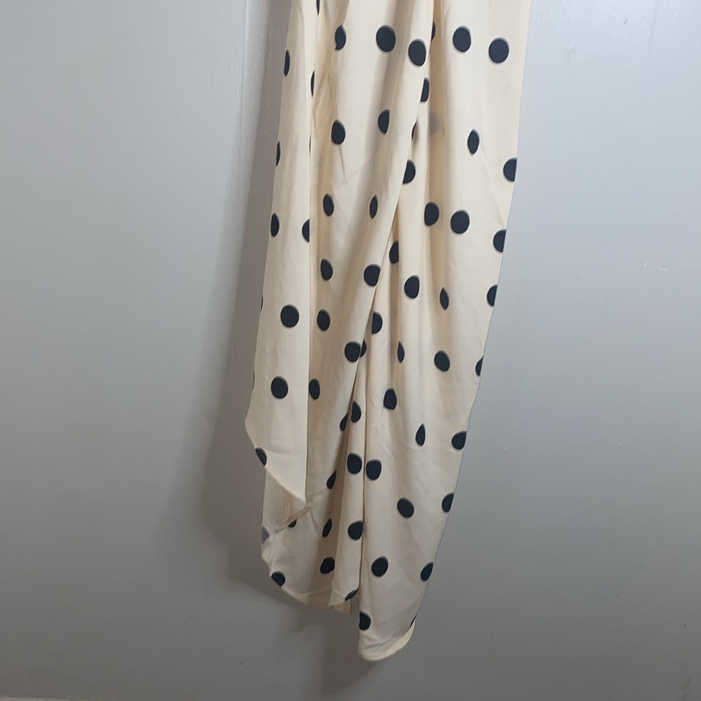 🌵NWT Crème with black polka dots short sleeve midi dress! - Picture 10 of 12